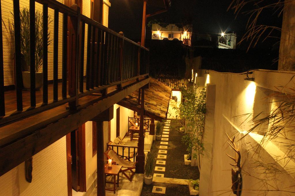 三昧耶堡酒店 高尔 外观 照片