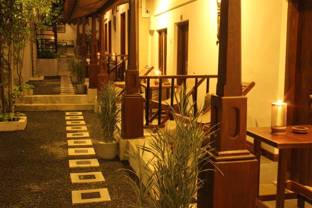 三昧耶堡酒店 高尔 外观 照片